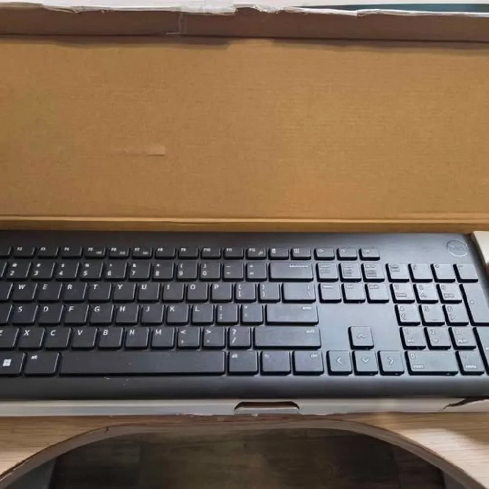 Dell Wireless Keyboard and Mouse KM322W-R-US